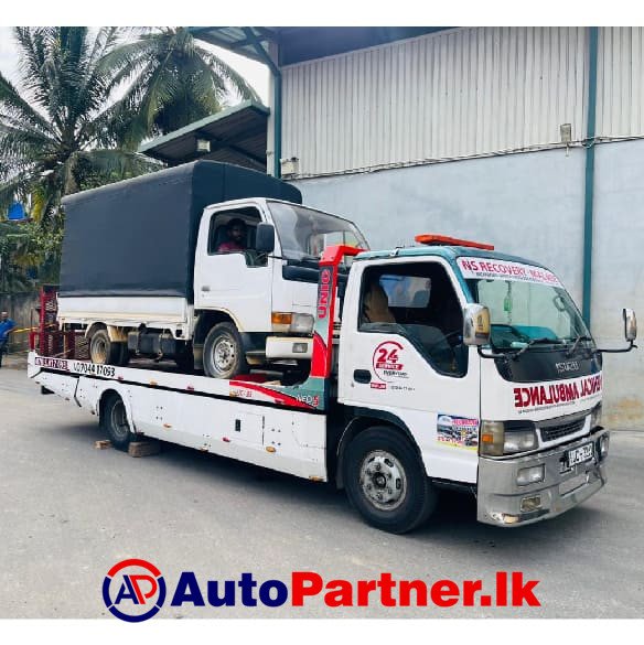 Car Carrier and Recovery Service in Makumbura